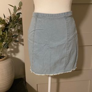 Fitted Light Wash Mini Skirt